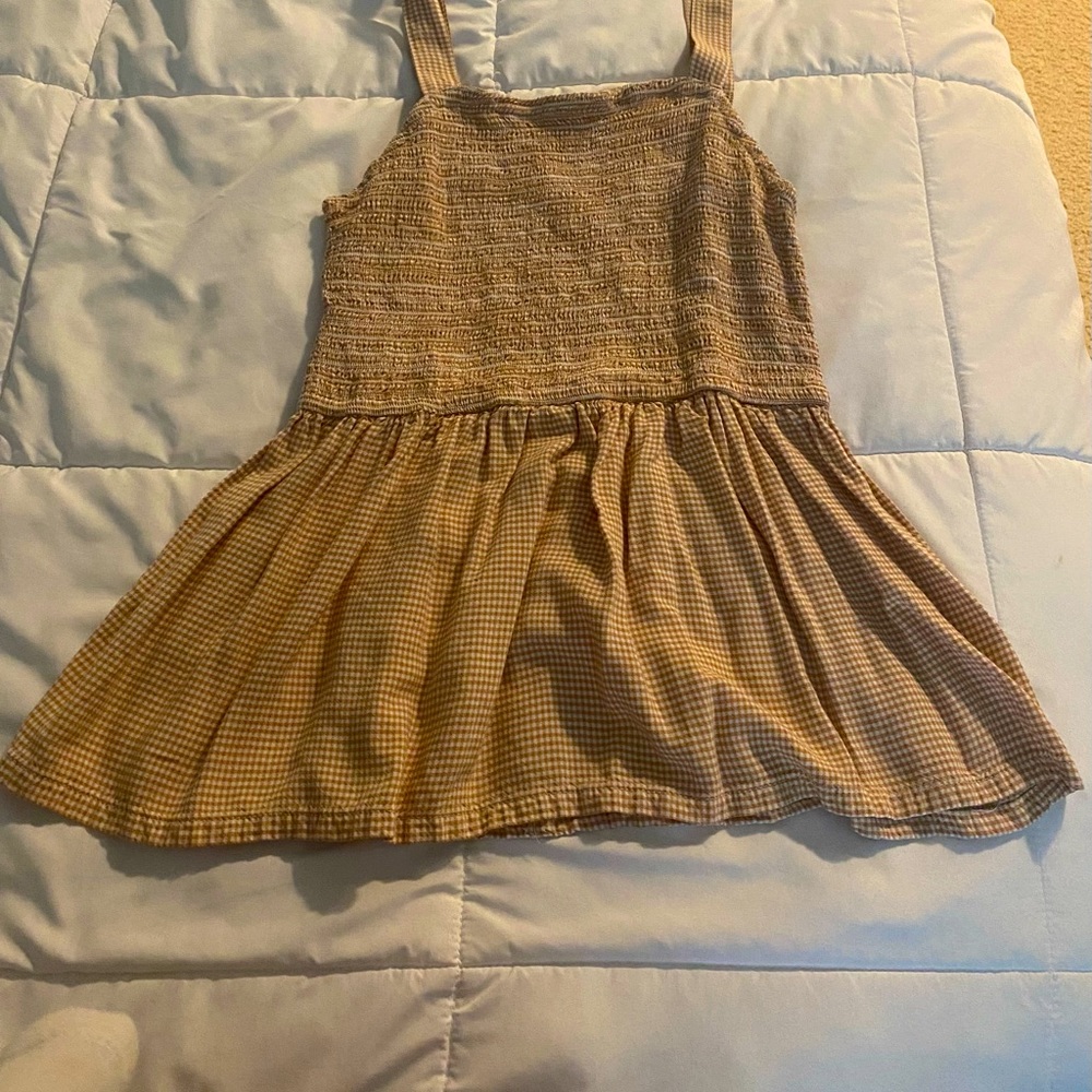 Perfect top for summer! I have only worn this a few times in great condition